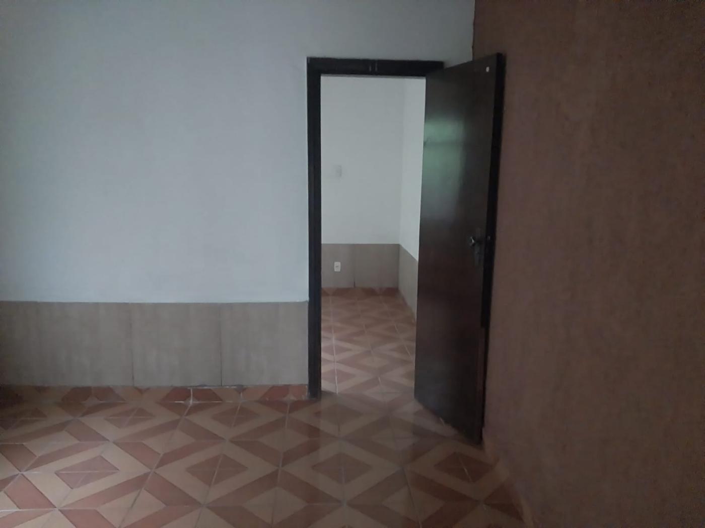 Casa para alugar com 2 quartos, 70m² - Foto 5